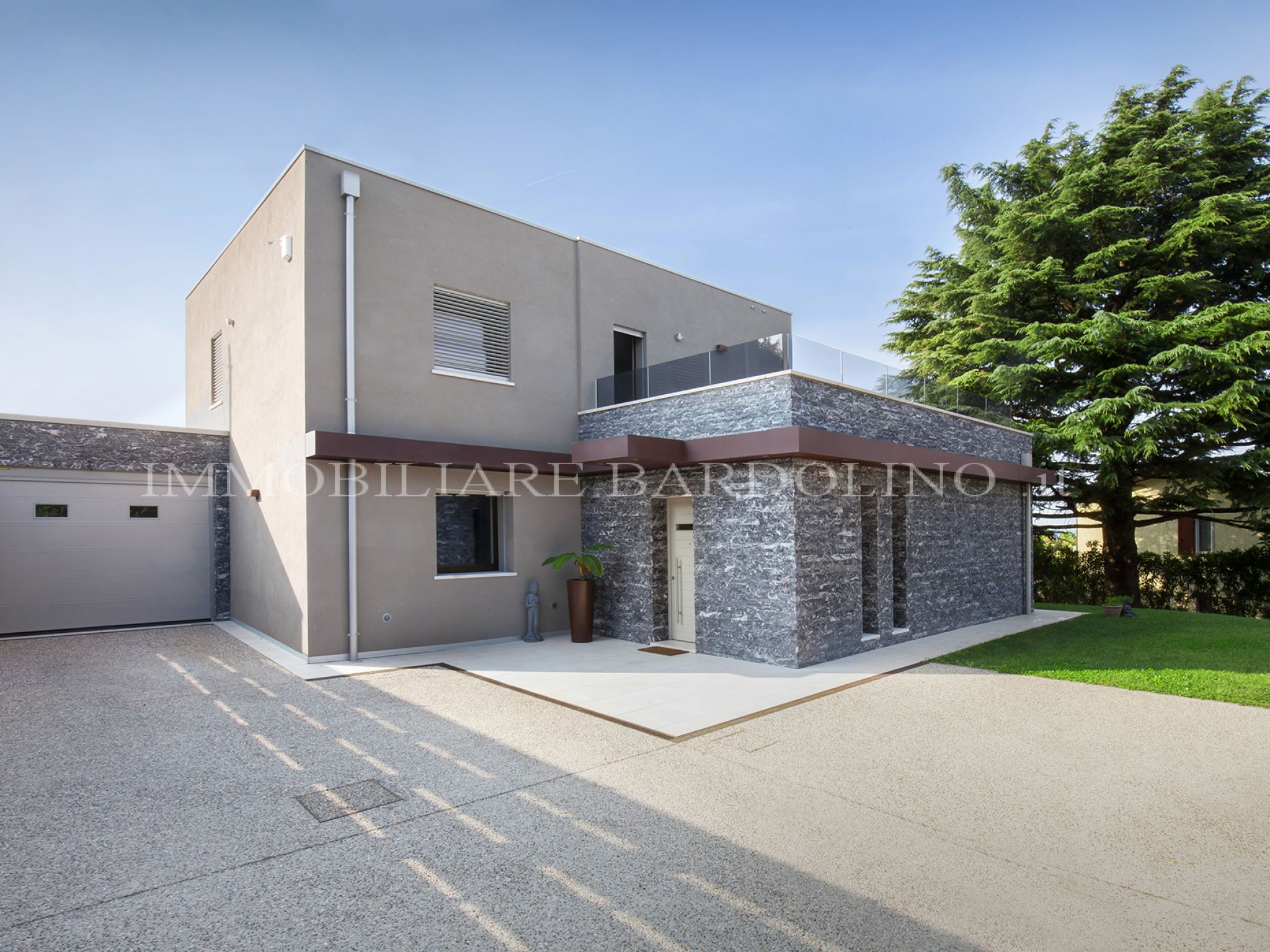 Exklusives modernes Einfamilienhaus mit Seeblick