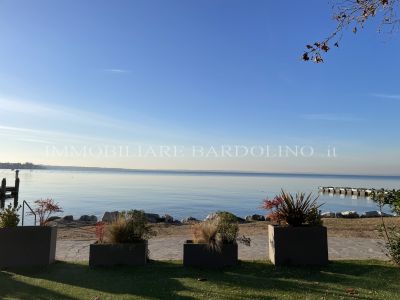 Splendido Bilocale Fronte Lago