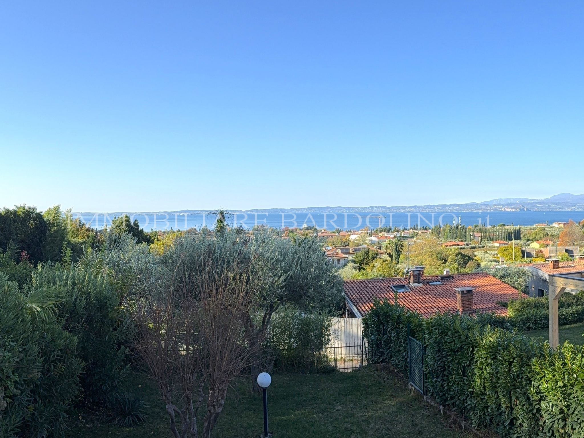 Doppelhaushälfte mit herrlichem Seeblick